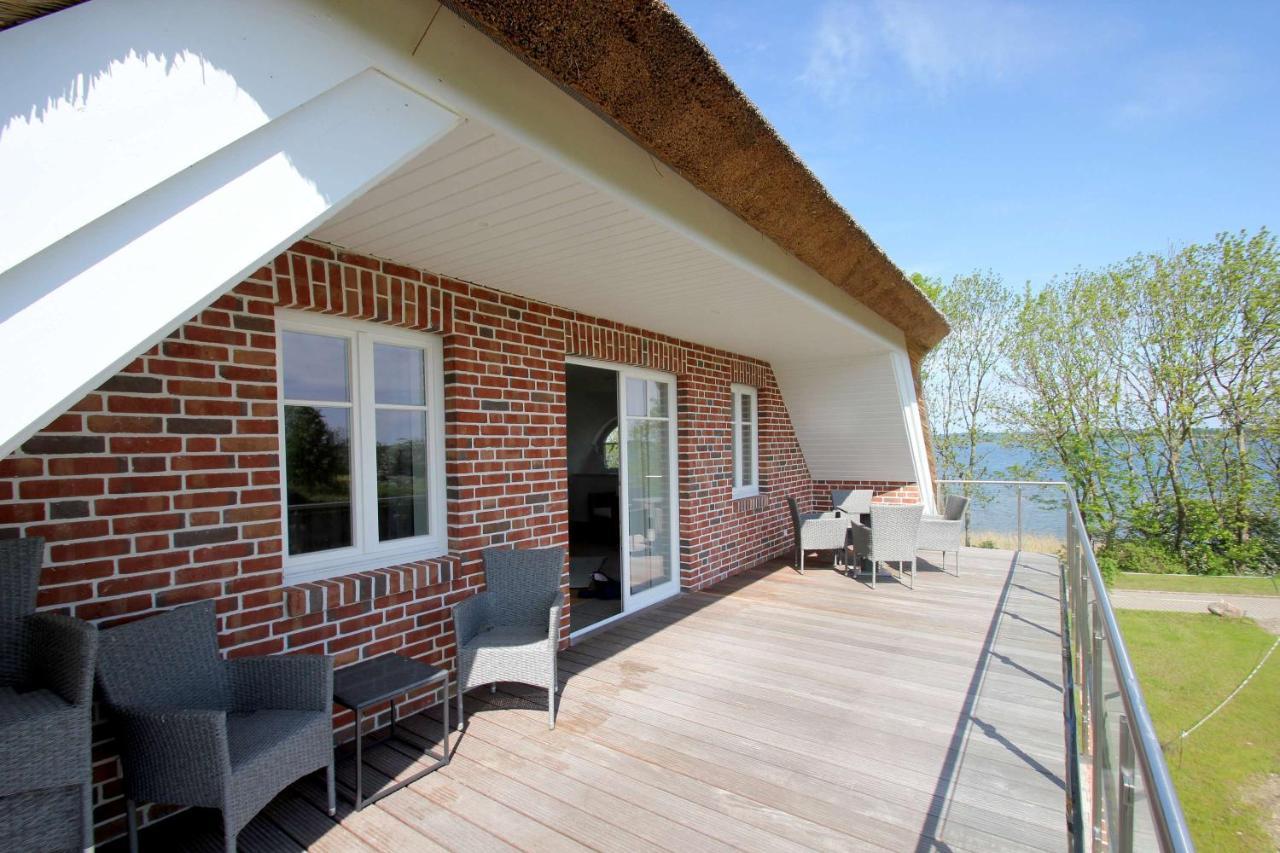 Wassernahes Ferienhaus Mit Meerblick Und Schwimmbadnutzung In Sellin - Ferienhaus Rohrweihe Gager Exterior foto